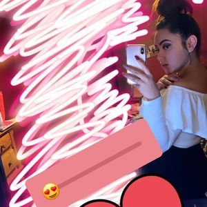 Meet your Posher, Estefany